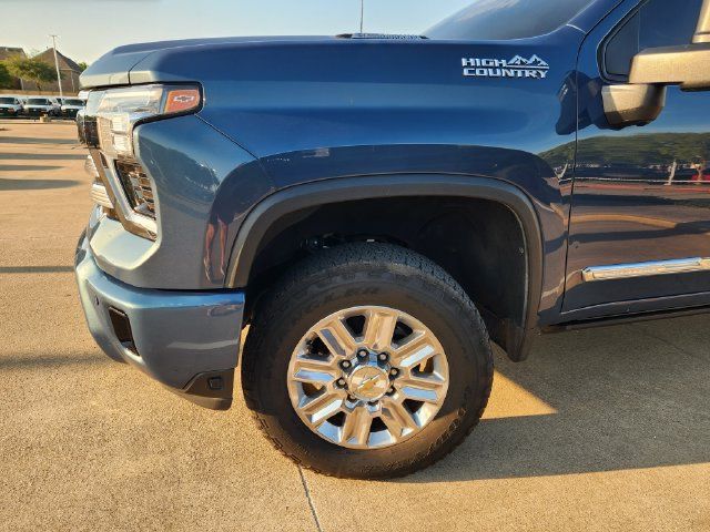 Used 2025 Chevrolet Silverado 2500 High Country w/ Technology Package AWD/4WD image 7