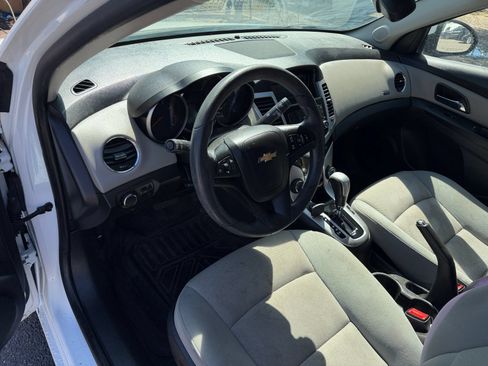 Used 2016 Chevrolet Cruze LT FWD image 18