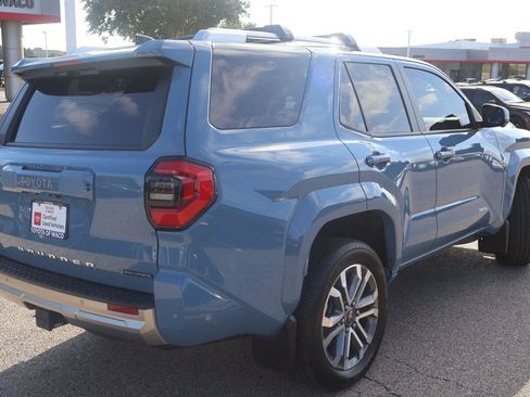Used 2025 Toyota 4Runner Limited AWD/4WD image 3