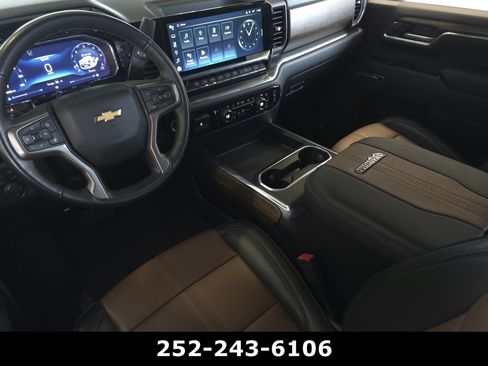 Used 2024 Chevrolet Silverado 2500 High Country w/ Technology Package AWD/4WD image 14