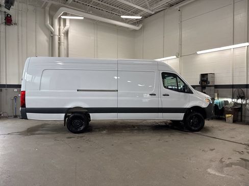 Used 2026 Mercedes-Benz Sprinter 2500 image 6