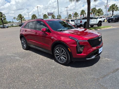 Used 2025 Cadillac XT4 Sport FWD image 7