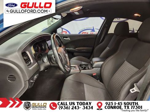 Used 2022 Dodge Charger R/T w/ Blacktop Package image 18