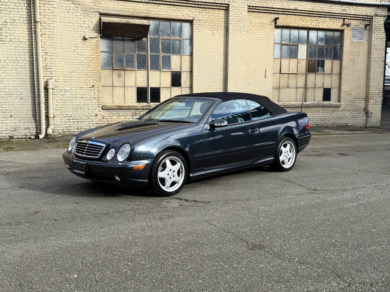 Used 2000 Mercedes-Benz CLK 430 Cabriolet image 2