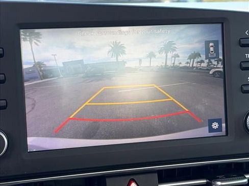 Used 2023 Hyundai Elantra SEL image 19