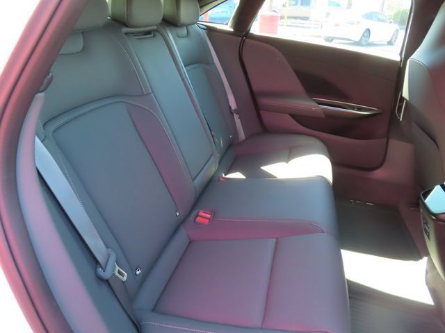 Used 2024 Lucid Air Pure RWD image 34