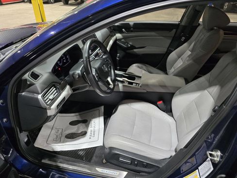 Used 2018 Honda Accord Touring image 26