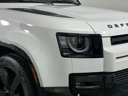 New 2026 Land Rover Defender 110 X-Dynamic SE image 16