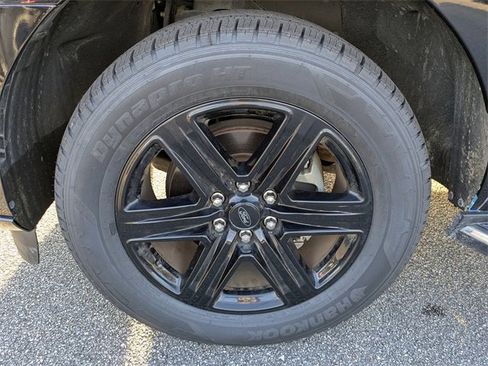 Certified 2021 Ford Expedition XLT image 11