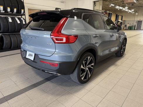 Used 2020 Volvo XC40 T4 R-Design w/ Protection Package Premier image 10