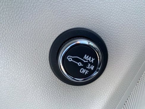 Used 2023 Buick Envision Avenir image 16