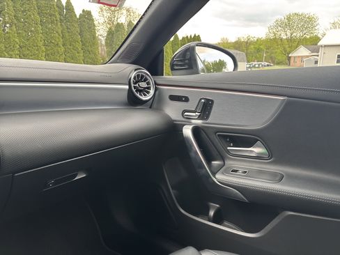 Used 2022 Mercedes-Benz CLA 250 4MATIC image 23
