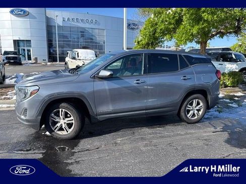 Used 2018 GMC Terrain SLE AWD/4WD image 1