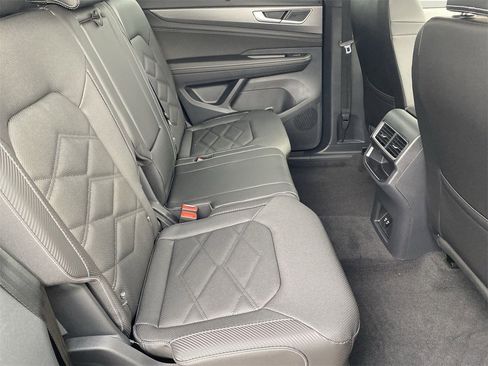 New 2026 Volkswagen Atlas Cross Sport SE image 9