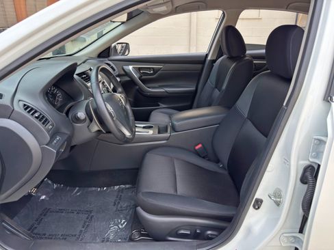 Used 2017 Nissan Altima 2.5 SR FWD image 15