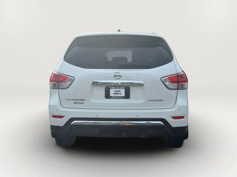 Used 2013 Nissan Pathfinder Platinum FWD image 6