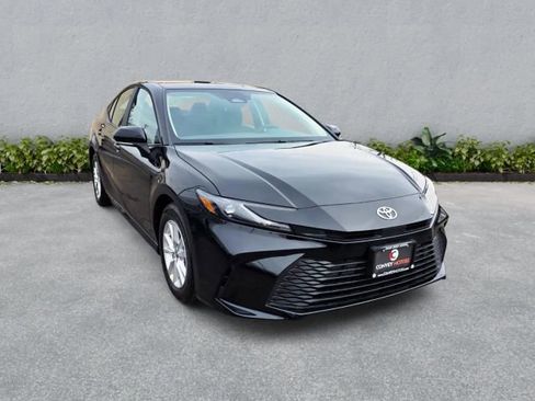 Used 2026 Toyota Camry LE image 4