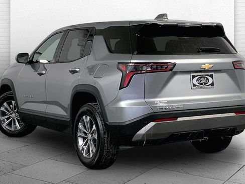 Used 2025 Chevrolet Equinox LT image 11