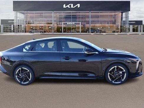 New 2025 Kia K4 GT-Line w/ GT-Line Sunroof Package image 2