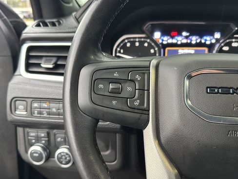 Used 2021 GMC Yukon Denali w/ Denali Premium Package image 19