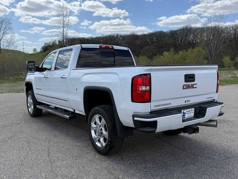 Used 2019 GMC Sierra 2500 Denali w/ Duramax Plus Package AWD/4WD image 5