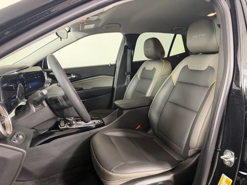 Used 2024 Chevrolet Trax ACTIV FWD image 17