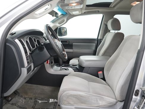 Used 2010 Toyota Sequoia SR5 AWD/4WD image 20