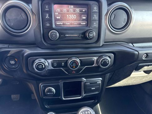 Used 2021 Jeep Wrangler Unlimited Sport image 23