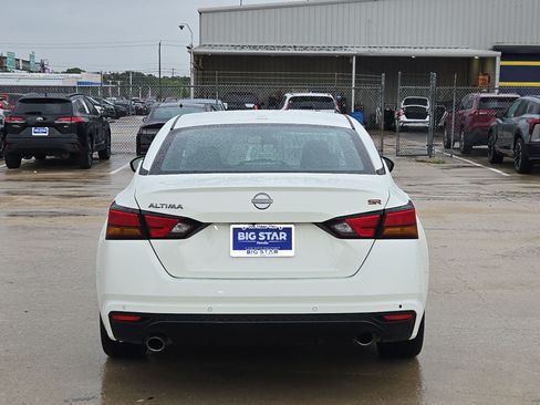 Used 2024 Nissan Altima 2.5 SR FWD image 5