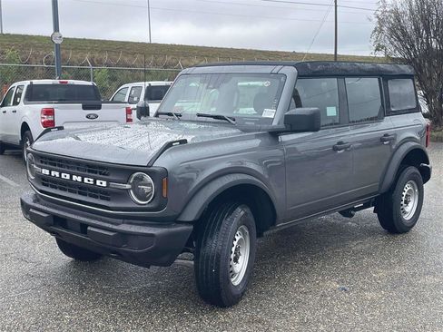 New 2025 Ford Bronco 4-Door image 7