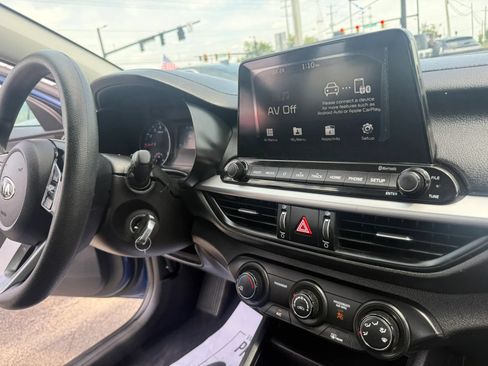 Used 2020 Kia Forte LXS FWD image 22