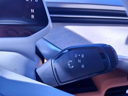 New 2025 Volkswagen ID. Buzz Pro S Plus image 24
