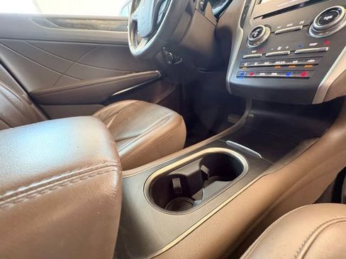 Used 2017 Lincoln MKC Reserve w/ Lincoln MKC Climate Package AWD/4WD image 29