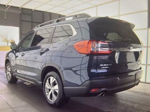 Used 2025 Subaru Ascent Premium AWD/4WD image 3
