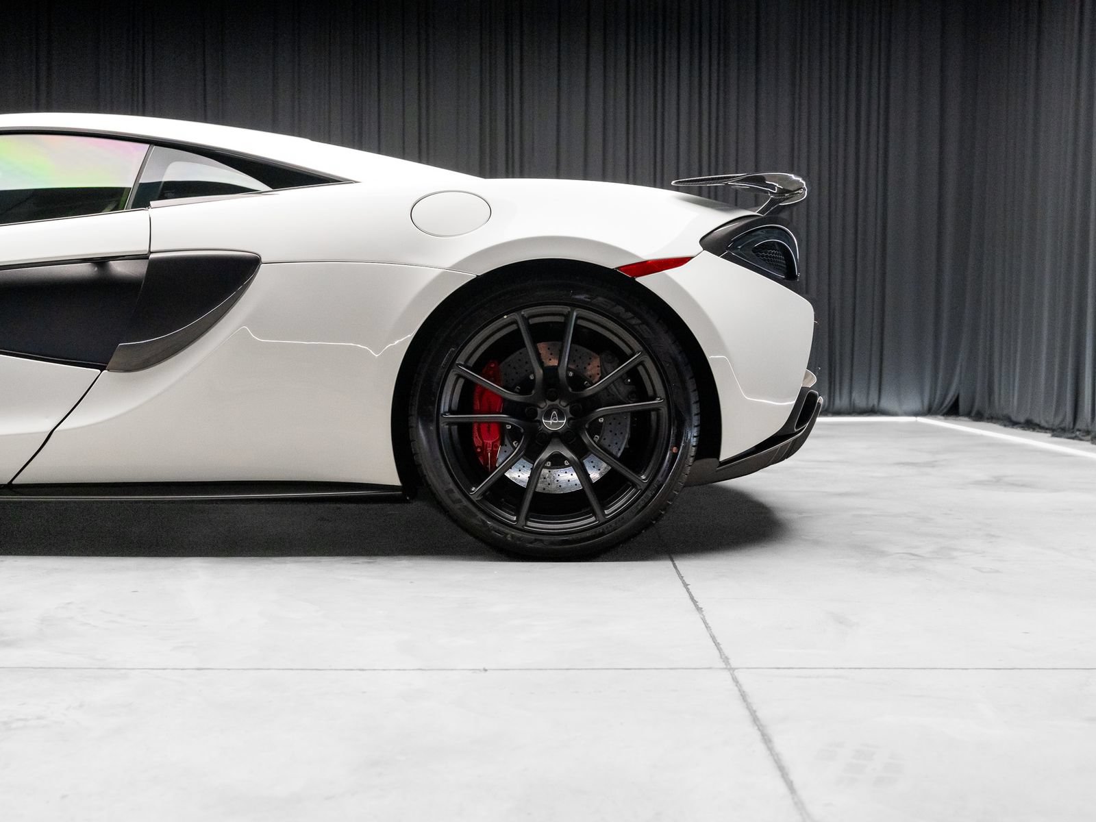 Used 2016 McLaren 570S Coupe RWD image 34