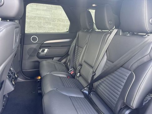 Used 2024 Land Rover Discovery Dynamic SE image 16