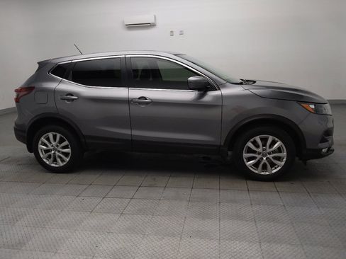 Used 2022 Nissan Rogue Sport SV FWD image 11