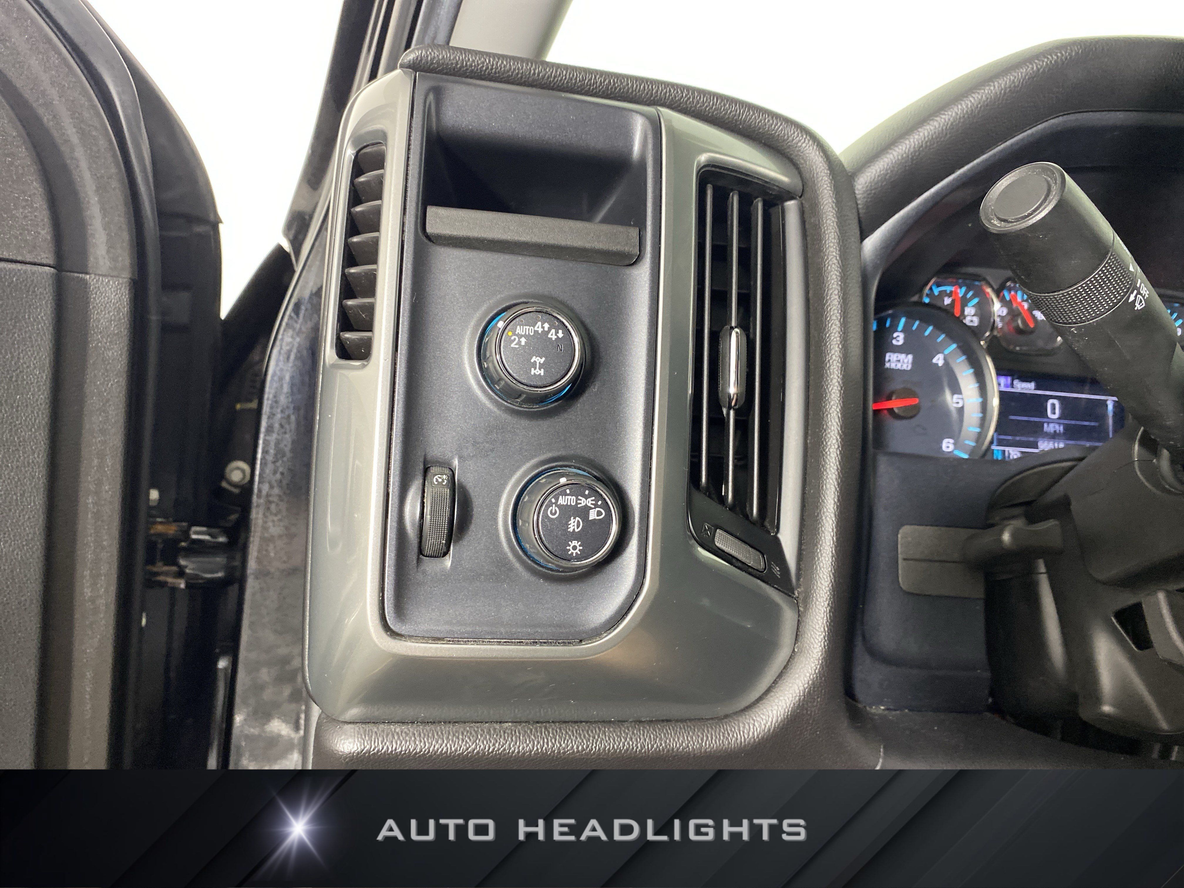 Used 2018 Chevrolet Silverado 1500 LT w/ All Star Edition AWD/4WD image 24