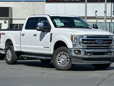 Used 2020 Ford F350 Lariat w/ Chrome Package image 2