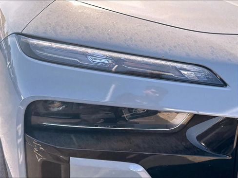 Used 2023 BMW i7 xDrive60 AWD/4WD image 30