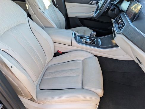 Used 2019 BMW X5 xDrive40i w/ M Sport Package image 28