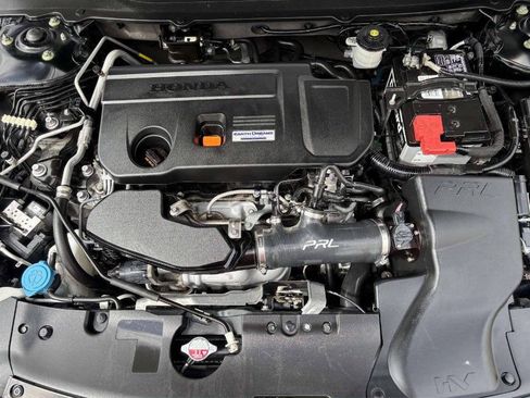 Used 2018 Honda Accord Touring image 10