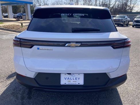 New 2026 Chevrolet Equinox EV LT image 5