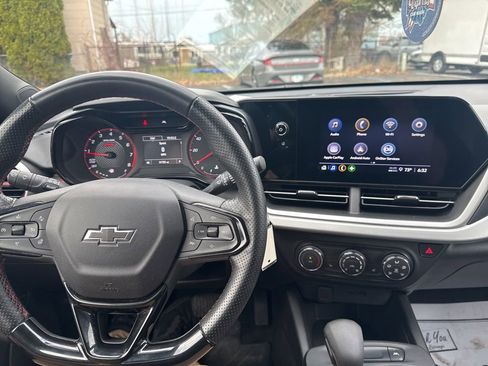 Used 2024 Chevrolet Trax RS w/ Driver Confidence Package image 14