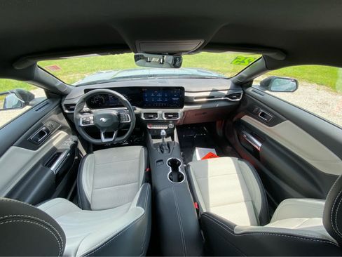 Used 2025 Ford Mustang GT Premium RWD image 18