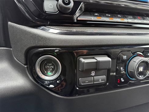 Used 2023 Chevrolet Silverado 1500 ZR2 w/ Technology Package image 20
