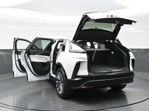 Certified 2024 Cadillac Lyriq Sport AWD/4WD image 41