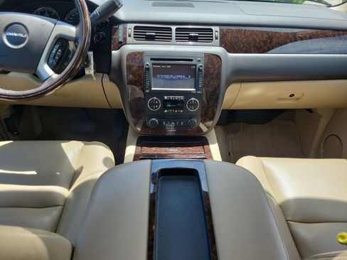 Used 2012 GMC Yukon Denali AWD/4WD image 15