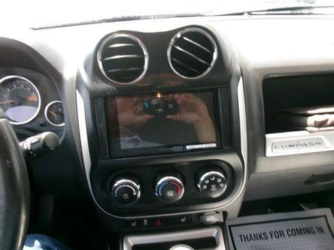 Used 2016 Jeep Compass High Altitude AWD/4WD image 8