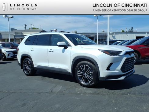 Used 2025 Toyota Grand Highlander AWD Hybrid image 1